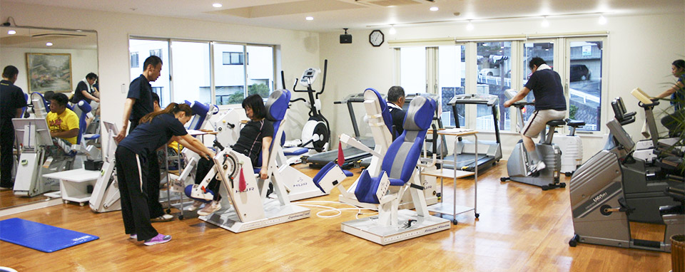 クリニックが運営するフィットネスだから、医療視点で皆さまの健康を支えます。